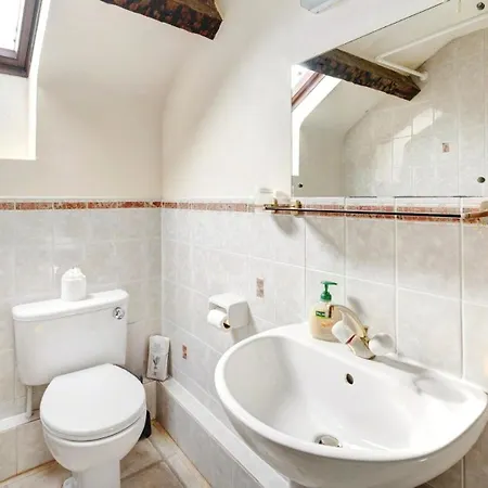 Cuckoo Brow At Thompson Ground