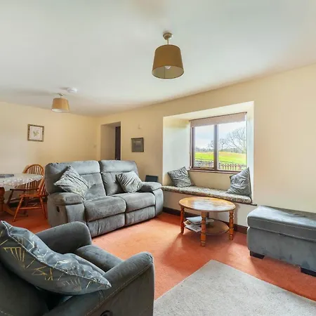 Cuckoo Brow At Thompson Ground